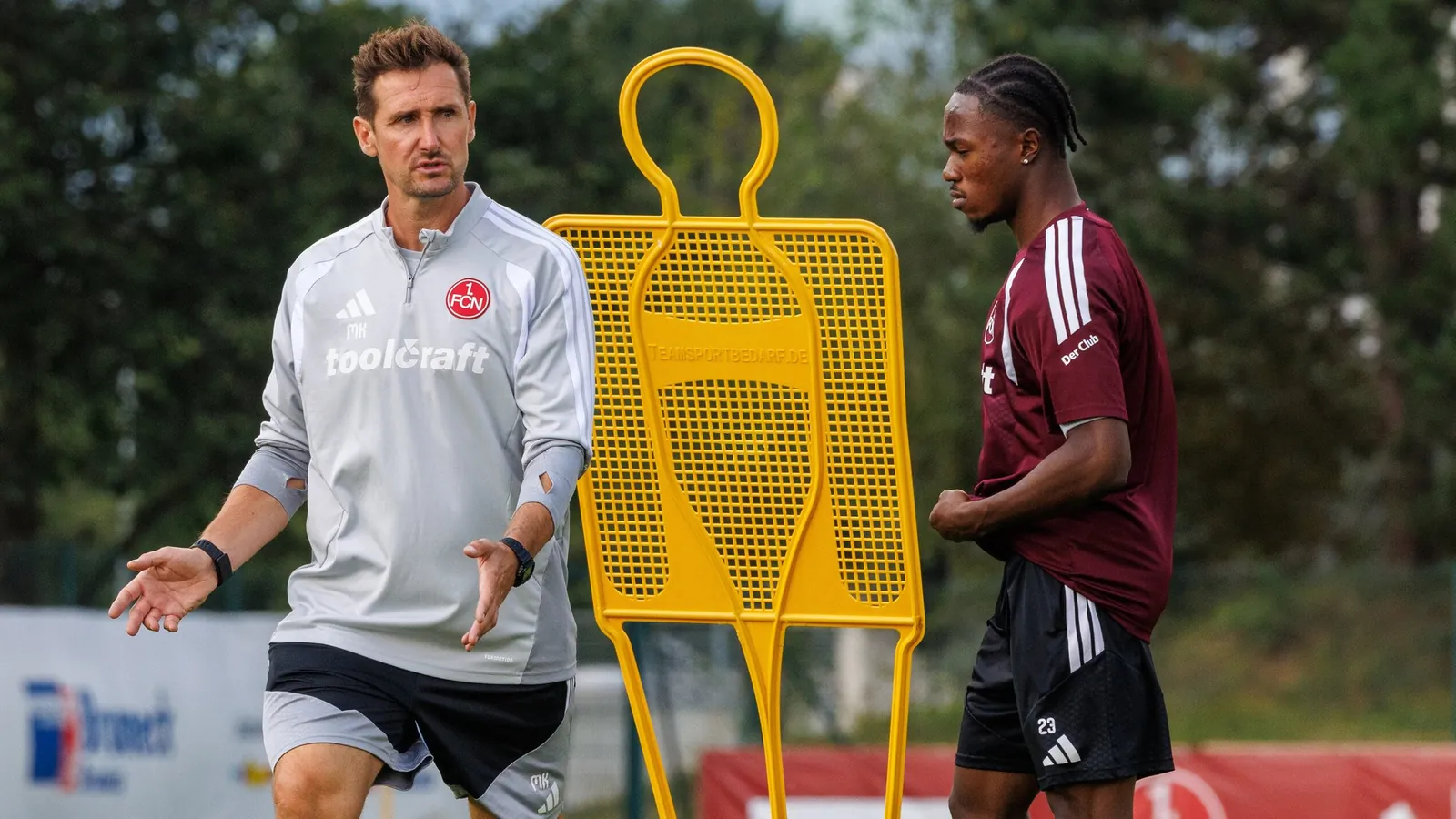 Würde gerne weiter mit Mohamed Ali Zoma zusammenarbeiten: Miroslav Klose (links)