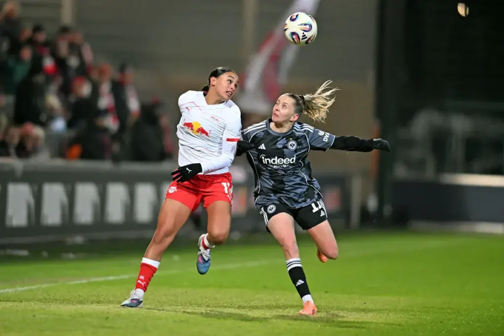 Fußball: Supertalent Lisa Baum jubelt für toten Bruder Dennis - BILD