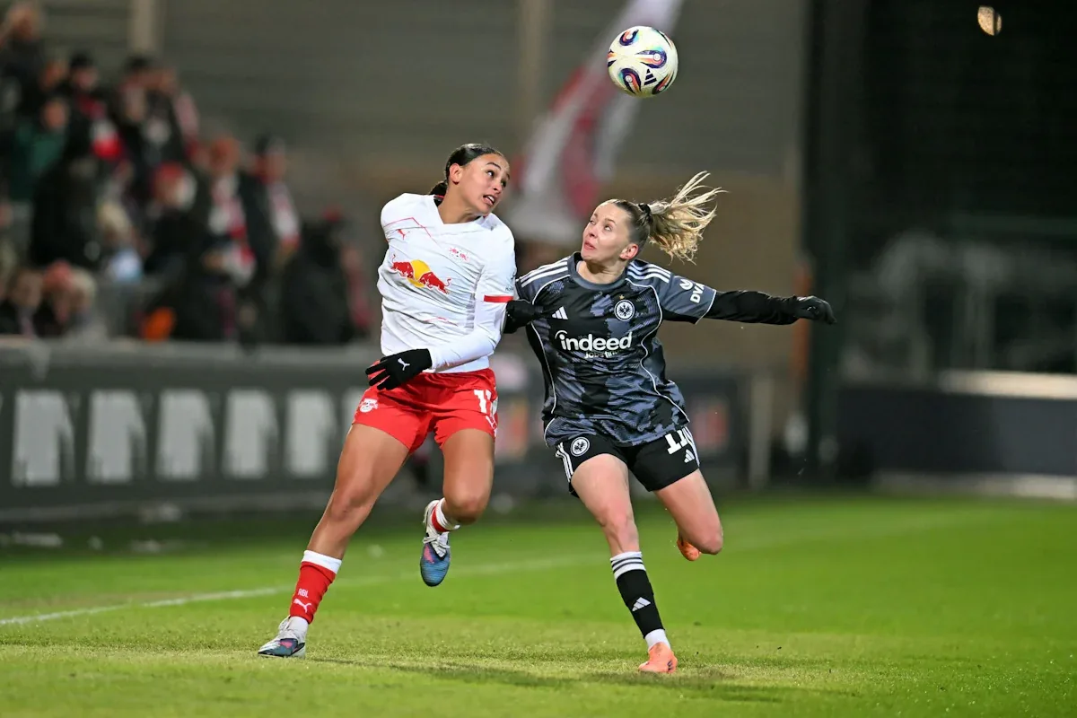 Fußball: Supertalent Lisa Baum jubelt für toten Bruder Dennis - BILD