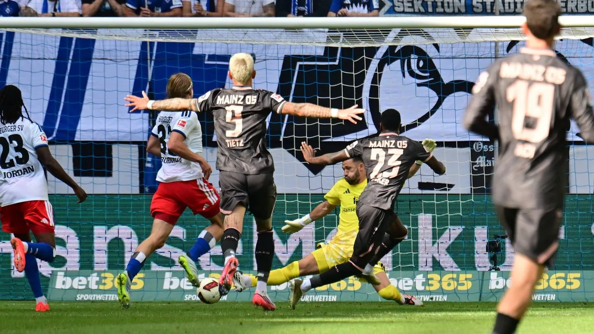 1. Bundesliga: Horror-Heimdebüt für den HSV – 0:5-Klatsche gegen Mainz - BILD