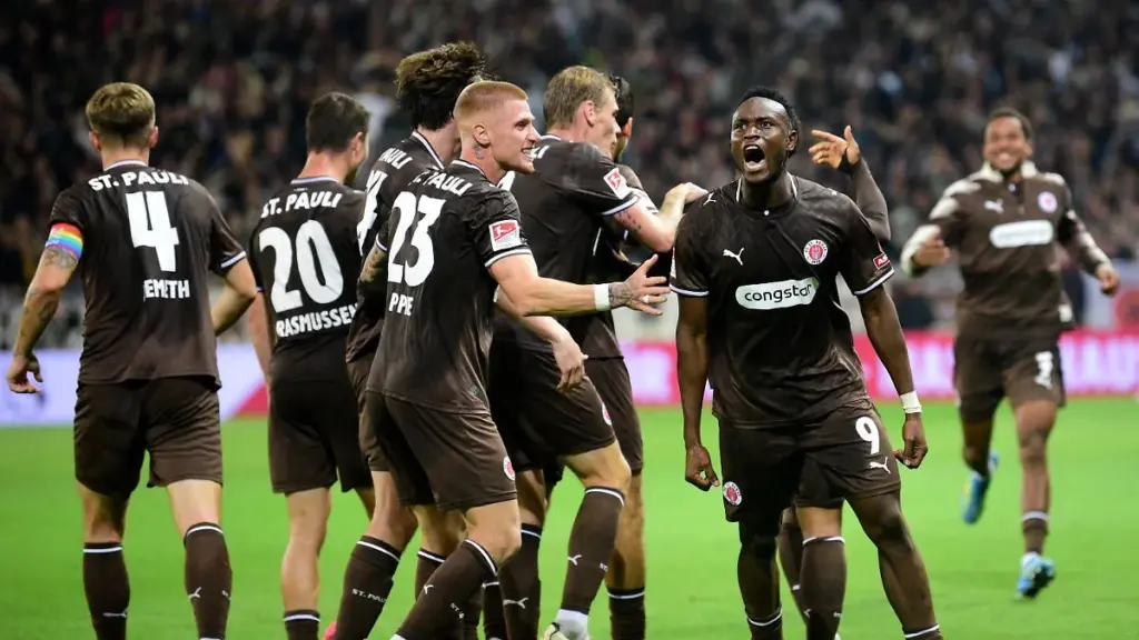 Erste Niederlage für Wolfsburg: Fujita belohnt den FC St. Pauli spät