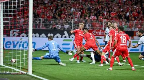Union Berlin im Spiel gegen Schalke 04 (imago images/Kroeger)